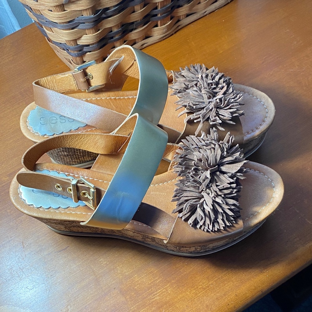 Stylish Tan Wedge Sandals with Pom Pom Accents